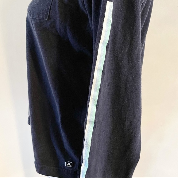 Ladies Abercrombie & Fitch Graphic Long Sleeve Tee - Picture 5 of 13